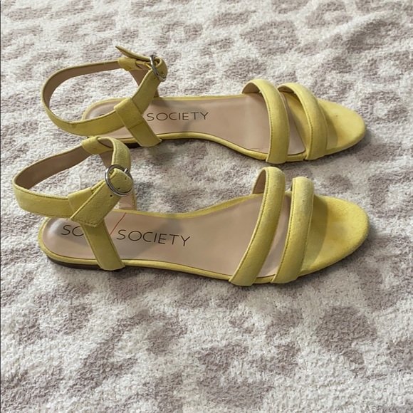 Sole Society Malie Sandal in Pale Yellow - Picture 3 of 5